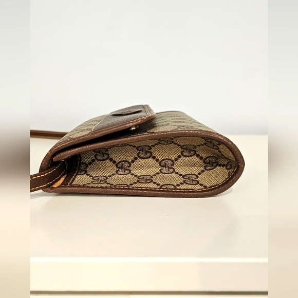 Authentic Gucci GG Supreme Shoulder Bag Small - Picture 3 of 14